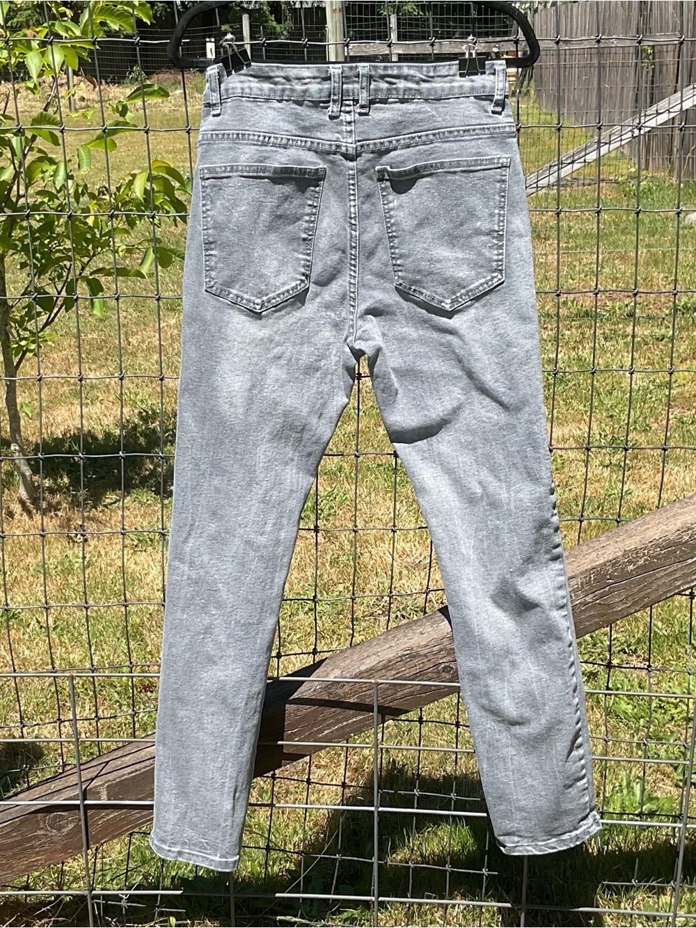 Women’s Gray Distressed Skinny Jeans Size 30 High Rise Stretch Denim - Picture 4 of 4